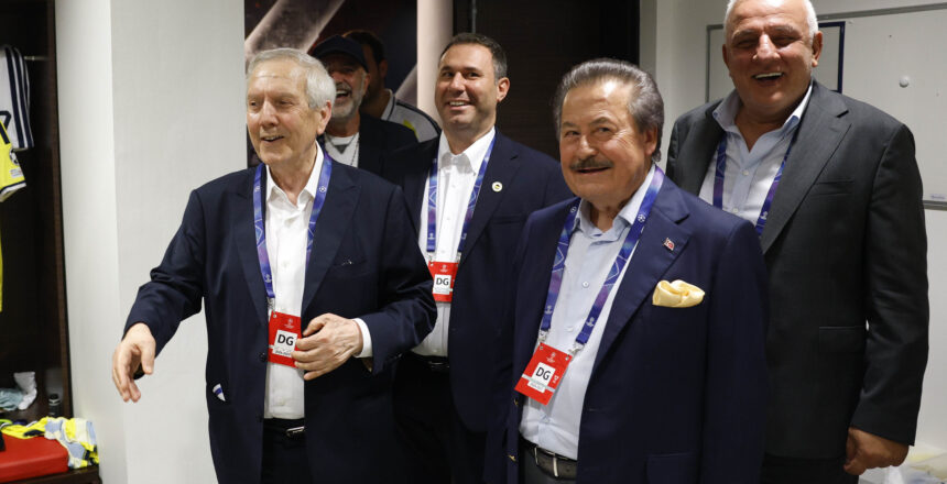 Fenerbahçe Lyon’u eledi, başkan Aziz Yıldırım hemen soyunma odasına indi