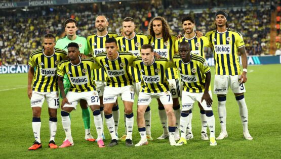 Fenerbahçelilieri korkutan sakatlık, Kerem Aktürkoğlu ambulansa taşındı