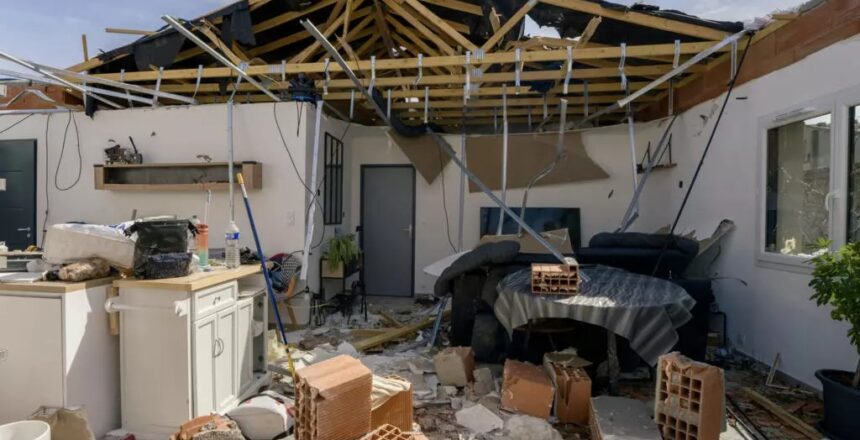 Fransa’da nadir görülen hortum felaketi. 39 yaralı, yüzlerce ev hasarlı