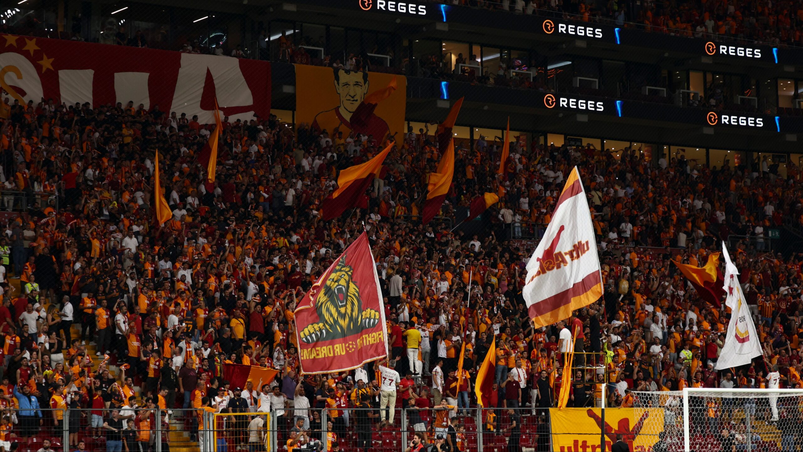 Galatasaray taraftarından büyük tepki. 2 dakikada her şey değişti