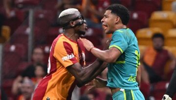 Galatasaray-Villarreal maçında olay. Osimhen’i 5 kişi zor tuttu