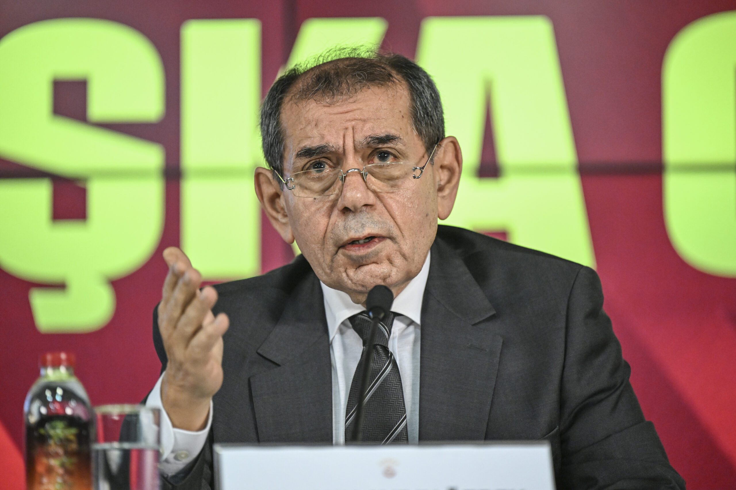 Galatasaray’ın hazırlık maçında Dursun Özbek’e transfer tepkisi