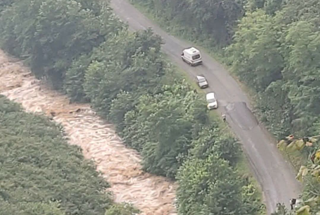 Giresun’da anne ile iki kızı sel sularına kapıldı