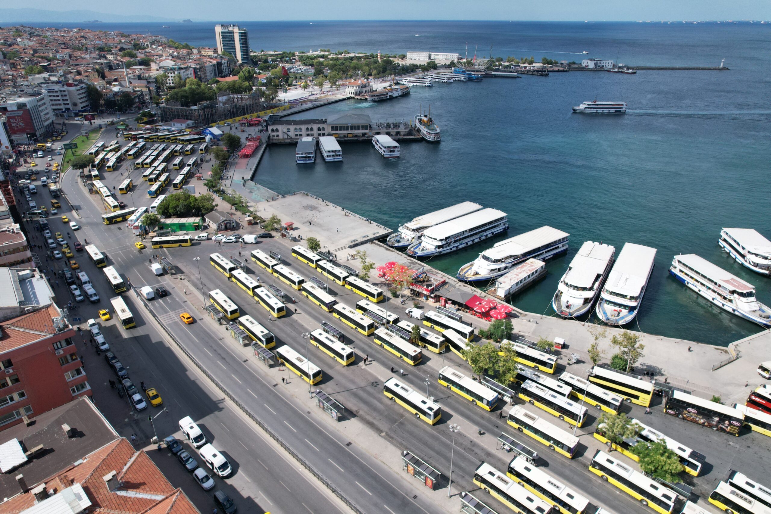 İstanbul’da milyonları etkileyecek karar çıktı. Kadıköy’de 13 İETT hattının son durağı değişti, bazı hatlar kaldırıldı