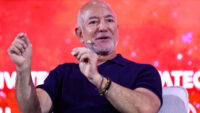 Jeff Bezos Liverpool’a ortak oluyor: Anlaşma imzalandı