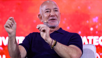 Jeff Bezos Liverpool’a ortak oluyor: Anlaşma imzalandı
