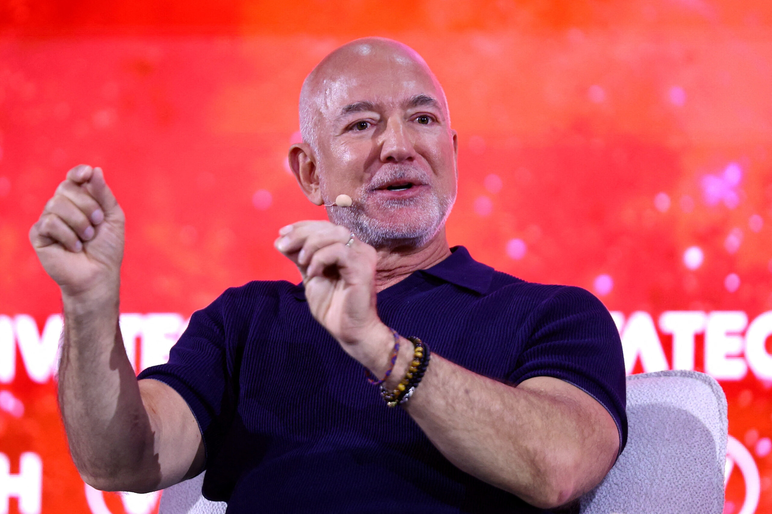 Jeff Bezos Liverpool’a ortak oluyor: Anlaşma imzalandı