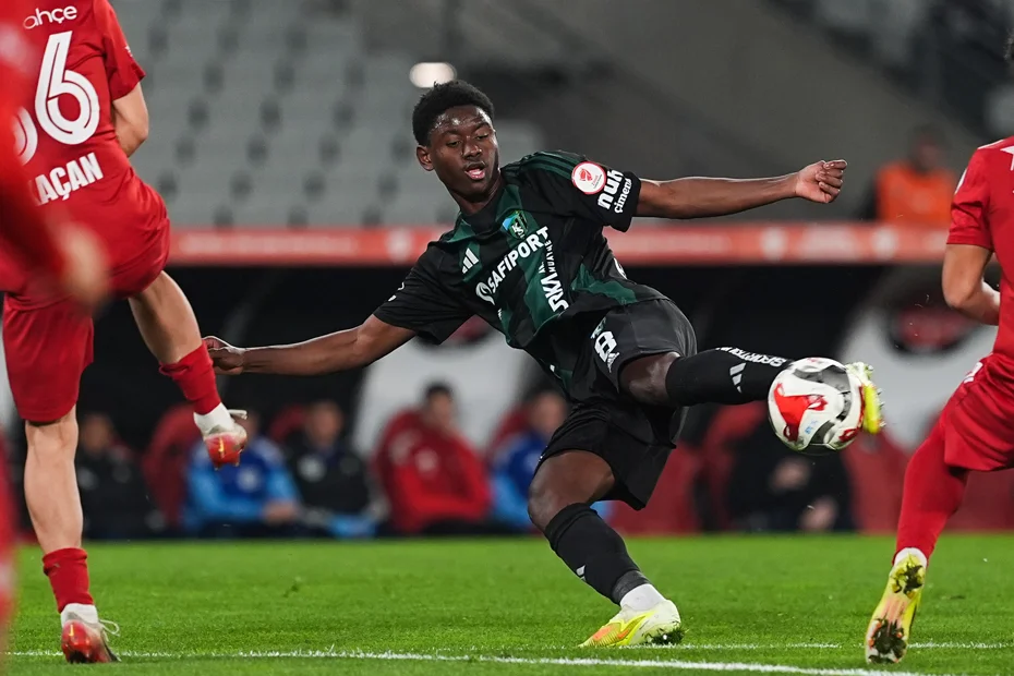 Kocaelispor’da Habib Keita krizi. Aşık oldu, kulübü terk etti