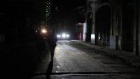 Küba’da elektrik şebekesi yine çöktü. Beş eyalet karanlıkta kaldı