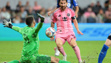 Messi tek başına dağıttı. 39 yaşındaki yıldız attığı 4 golle maça damga vurdu