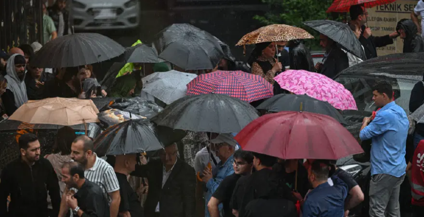 Meteoroloji saat saat uyardı. İstanbul’a sağanak geliyor, kuvvetli rüzgara dikkat