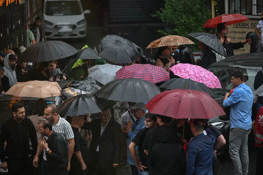 Meteoroloji saat saat uyardı. İstanbul’a sağanak geliyor, kuvvetli rüzgara dikkat