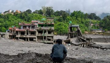Nepal ve Çin sınırındaki sel felaketinde can kaybı artıyor