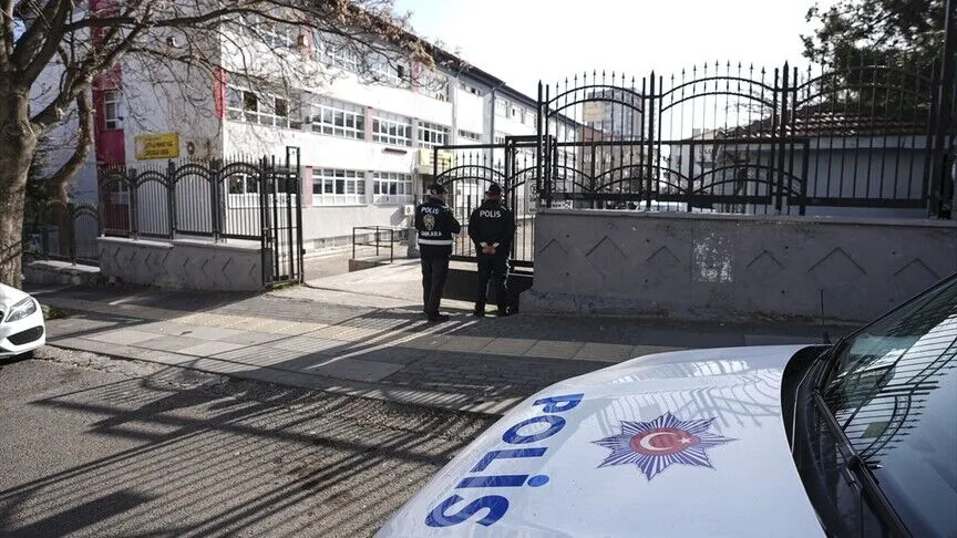 Okullarda yeni güvenlik önlemleri. 30 bin kişi işe alınacak