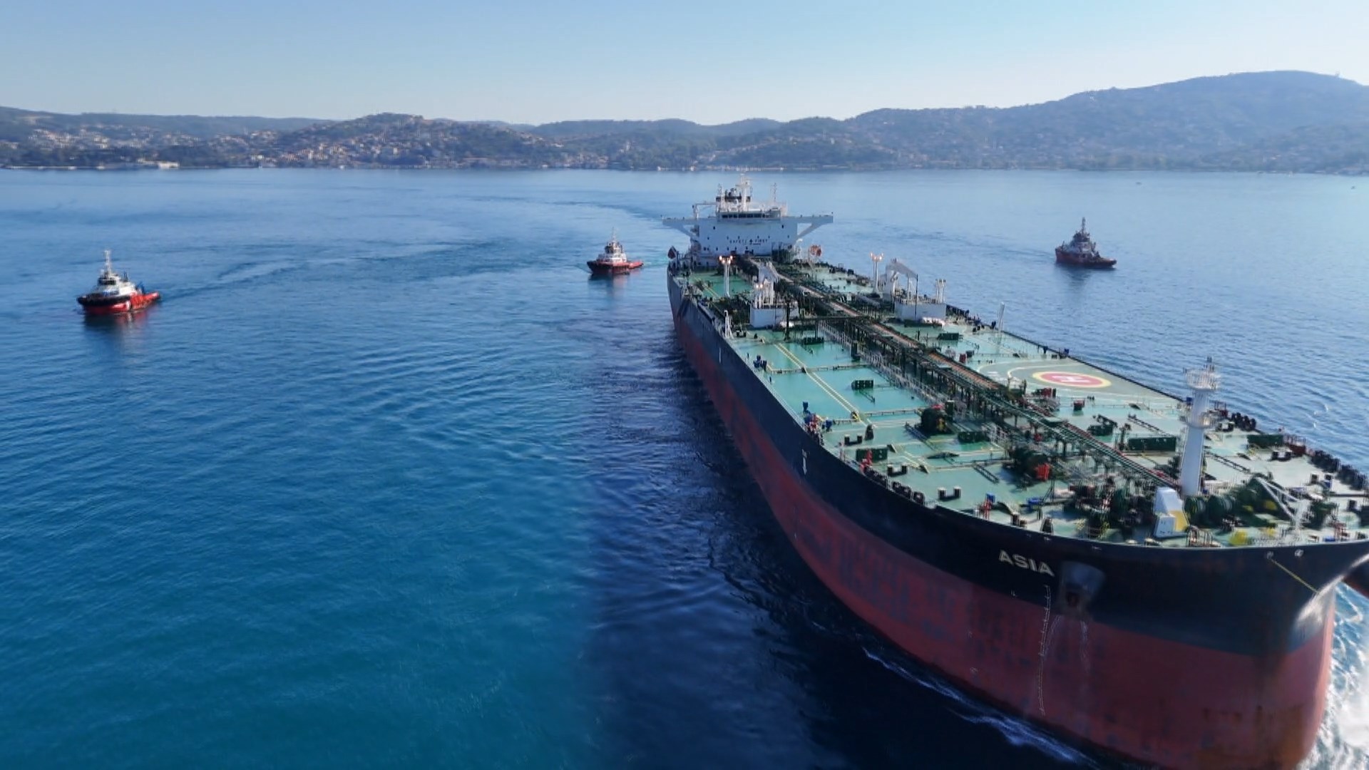 Rusya’da İHA saldırısına uğrayan tanker İstanbul Boğazı’nda