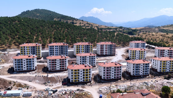 Sındırgı depreminin üzerinden 1 yıl geçti: “Anahtarları çok yakında teslim edeceğiz”