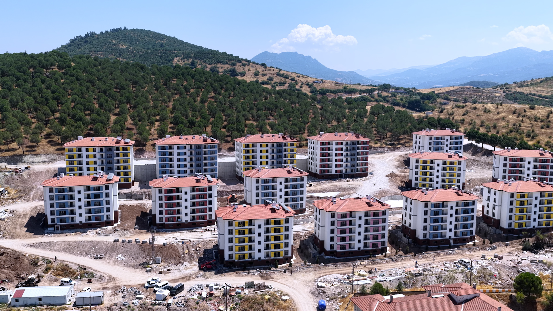 Sındırgı depreminin üzerinden 1 yıl geçti: “Anahtarları çok yakında teslim edeceğiz”