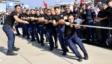 TEKNOFEST Mavi Vatan’da halat çekme heyecanı
