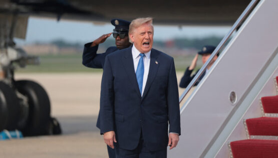 Trump, “ABD Uzay Akademisi” kuracaklarını açıkladı