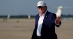 Trump gizlice uçak değiştirirken iki kabine üyesini Air Force One’da bırakmış