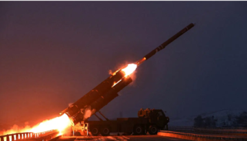 Trump “Görüşeceğiz” dedi, Kim Jong-un füze fırlattı