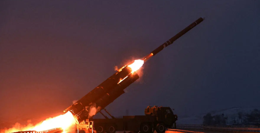 Trump “Görüşeceğiz” dedi, Kim Jong-un füze fırlattı