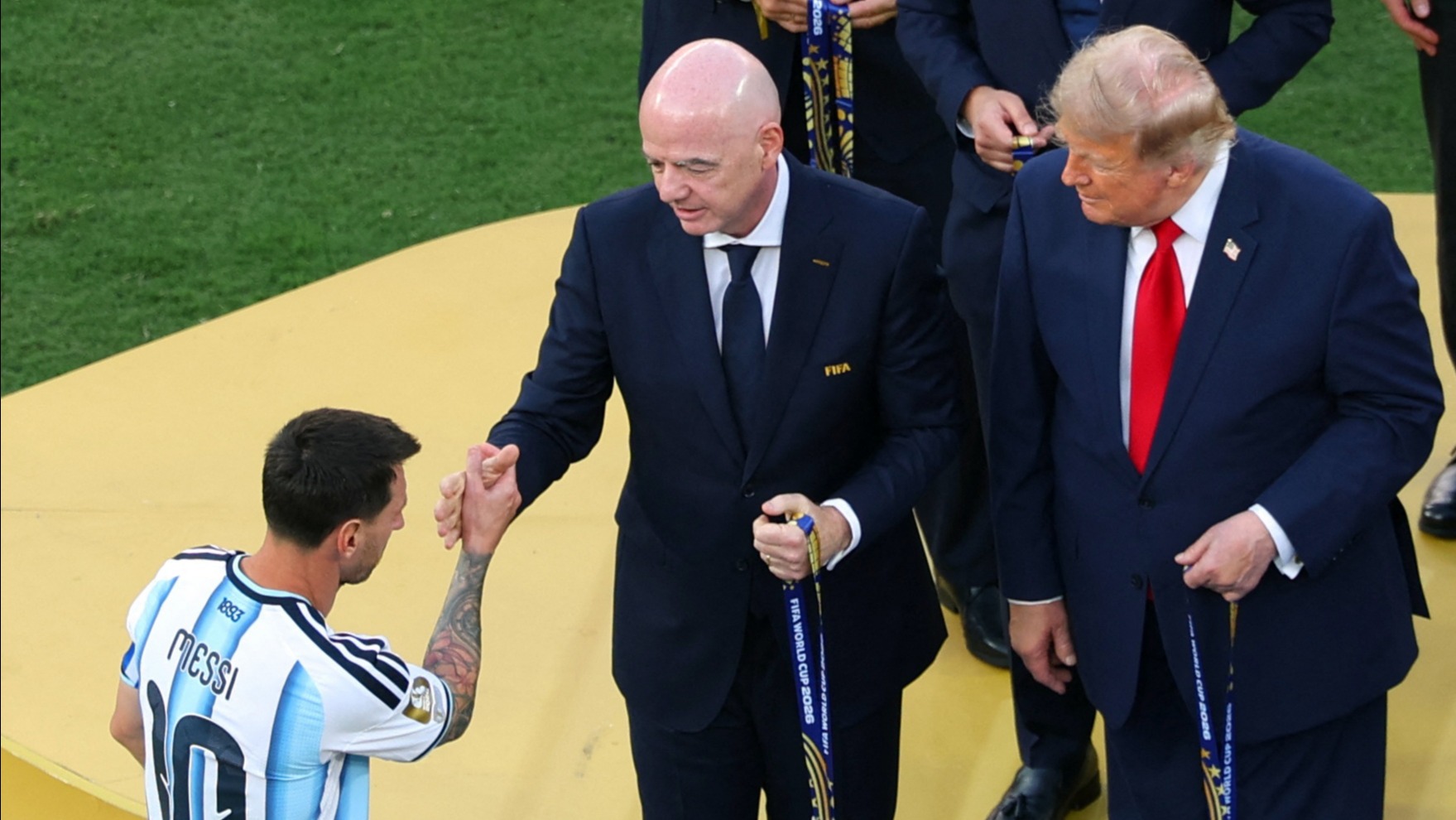 Trump’tan Infantino’ya destek. “Korkunç bir hata olur”