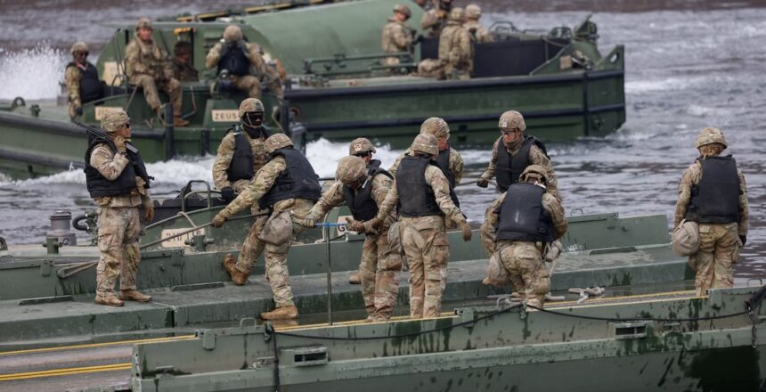 Trump’tan Pentagon’a Güney Kore ile tatbikatları azaltma talimatı