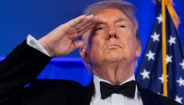 Trump’tan Umman’a açık tehdit: “Yolumuza çıkarlarsa bombalarız”