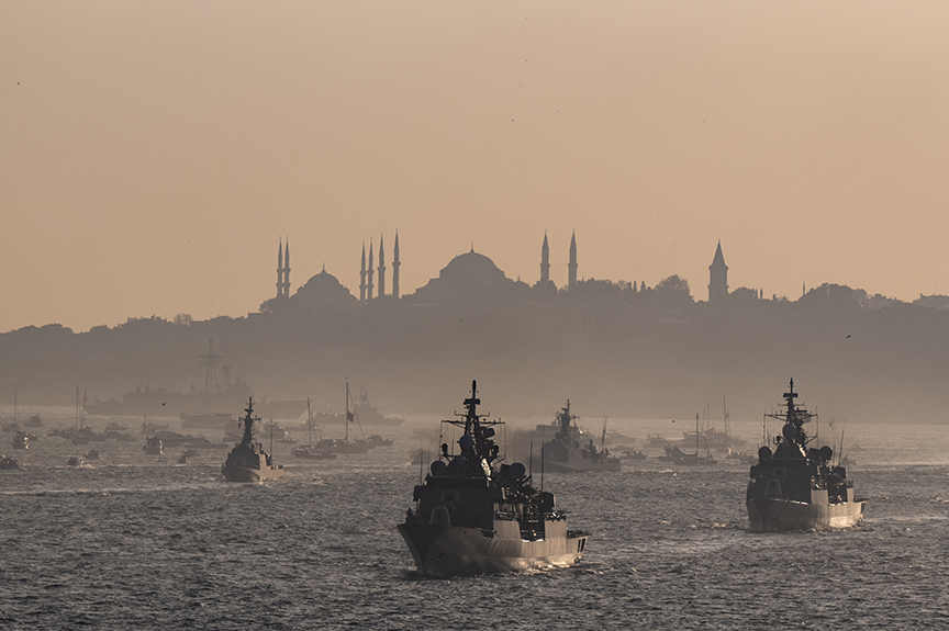 Türk donanması İzmit Körfezi’ni selamlayacak