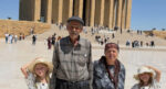 Türkiye bu aileyi konuşuyor. Mucize 34 yıl sonra geldi, hayâlleri olan Anıtkabir’i ziyaret ettiler