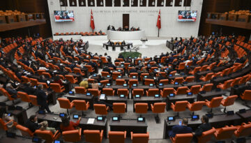 Üç milletvekili daha AK Parti’ye katıldı. İşte Meclis’teki yeni sandalye dağılımı