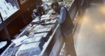 Umre parasını kuyumcunun dikkati sayesinde kurtardı