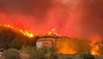 Yangın Fethiye’yi kuşattı, konutlar boşaltılıyor