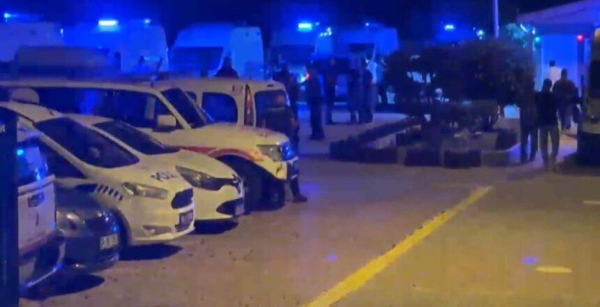 Zeytinburnu açıklarında gemide zehirlenen personel yardım istedi