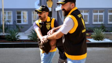 23 yaşında 317 suçtan aranan hükümlü saklandığı evde yakalandı