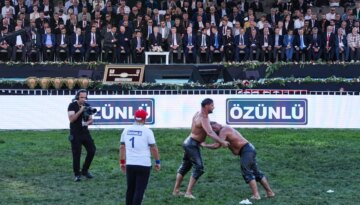 57 yıl sonra düzenlendi. Yağlı Güreş Cumhurbaşkanlığı Kupası’nı Orhan Okulu kazandı