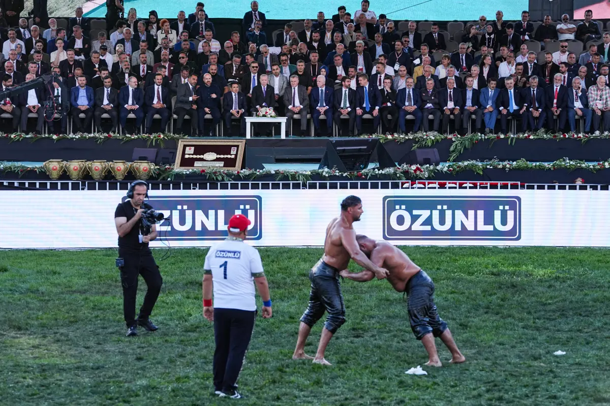 57 yıl sonra düzenlendi. Yağlı Güreş Cumhurbaşkanlığı Kupası’nı Orhan Okulu kazandı
