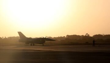 ABD’nin Michigan eyaletinde eğitim sırasında F-16 savaş uçağı düştü