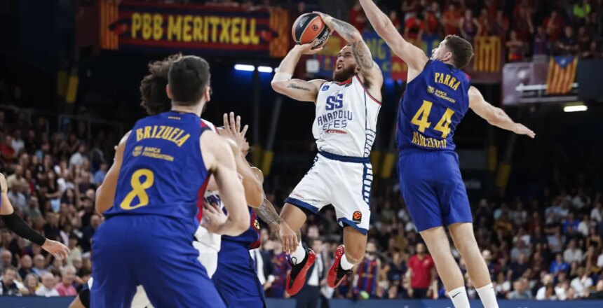 Anadolu Efes, Barcelona’da umduğunu bulamadı