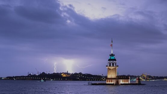 Ankara ve İstanbul dahil birçok şehirde alarm. Kuvvetli sağanak ve su baskınlarına dikkat
