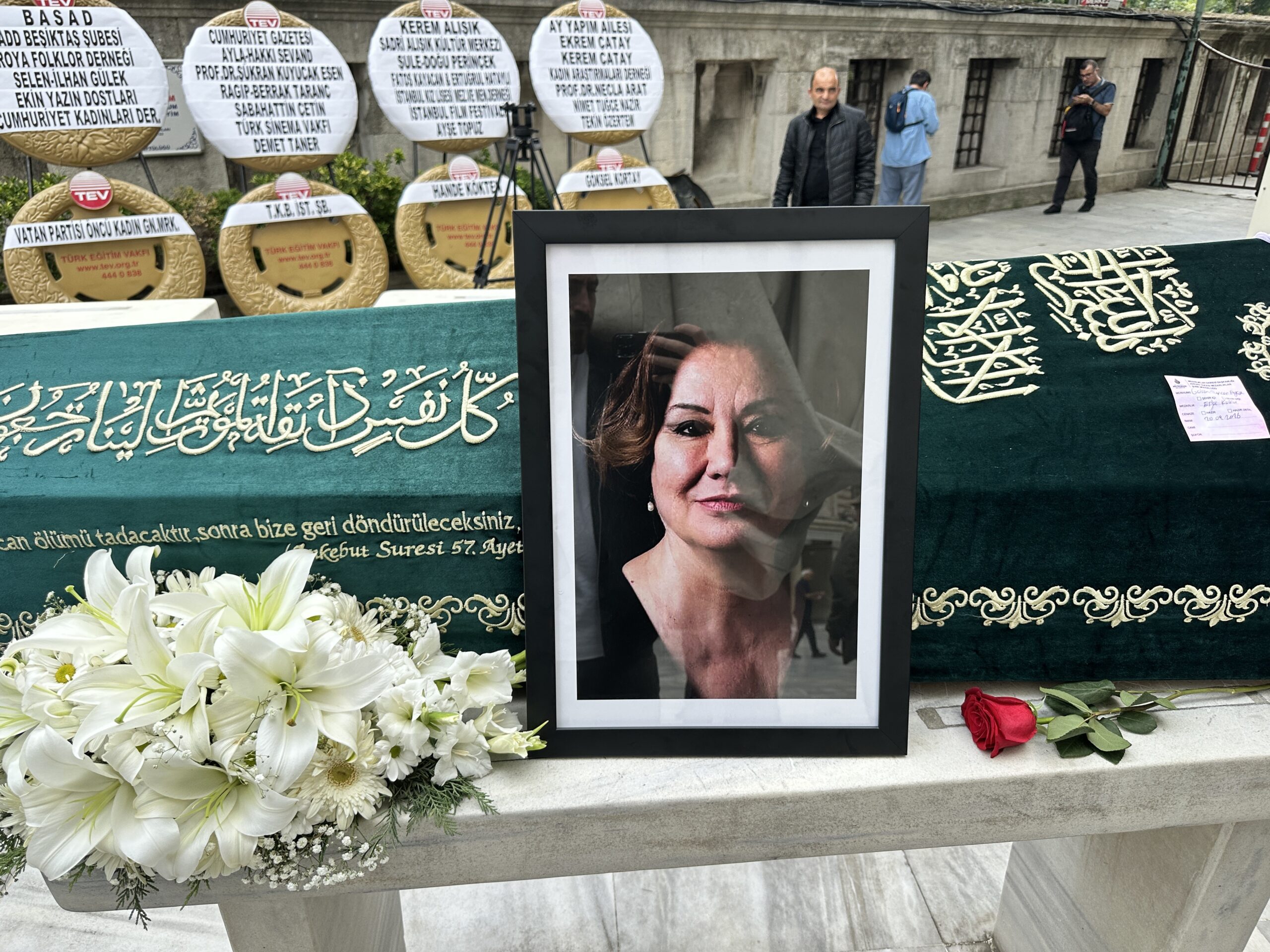 Aşk-ı Memnu’nun “Arsen Halası” Gülsen Tuncer’e veda