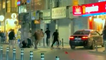 Avcılar’da iki grubun tekmeli yumruklu kavgası: Sandalyelerle saldırdılar