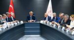 Bakan Ersoy, Kahramanmaraş’ta valiler, belediye başkanları ve milletvekilleriyle görüştü