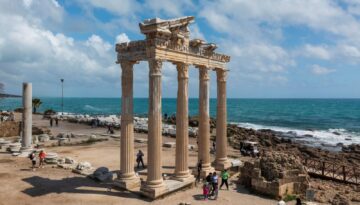 Bakan Ersoy’dan Dünya Turizm Günü mesajı