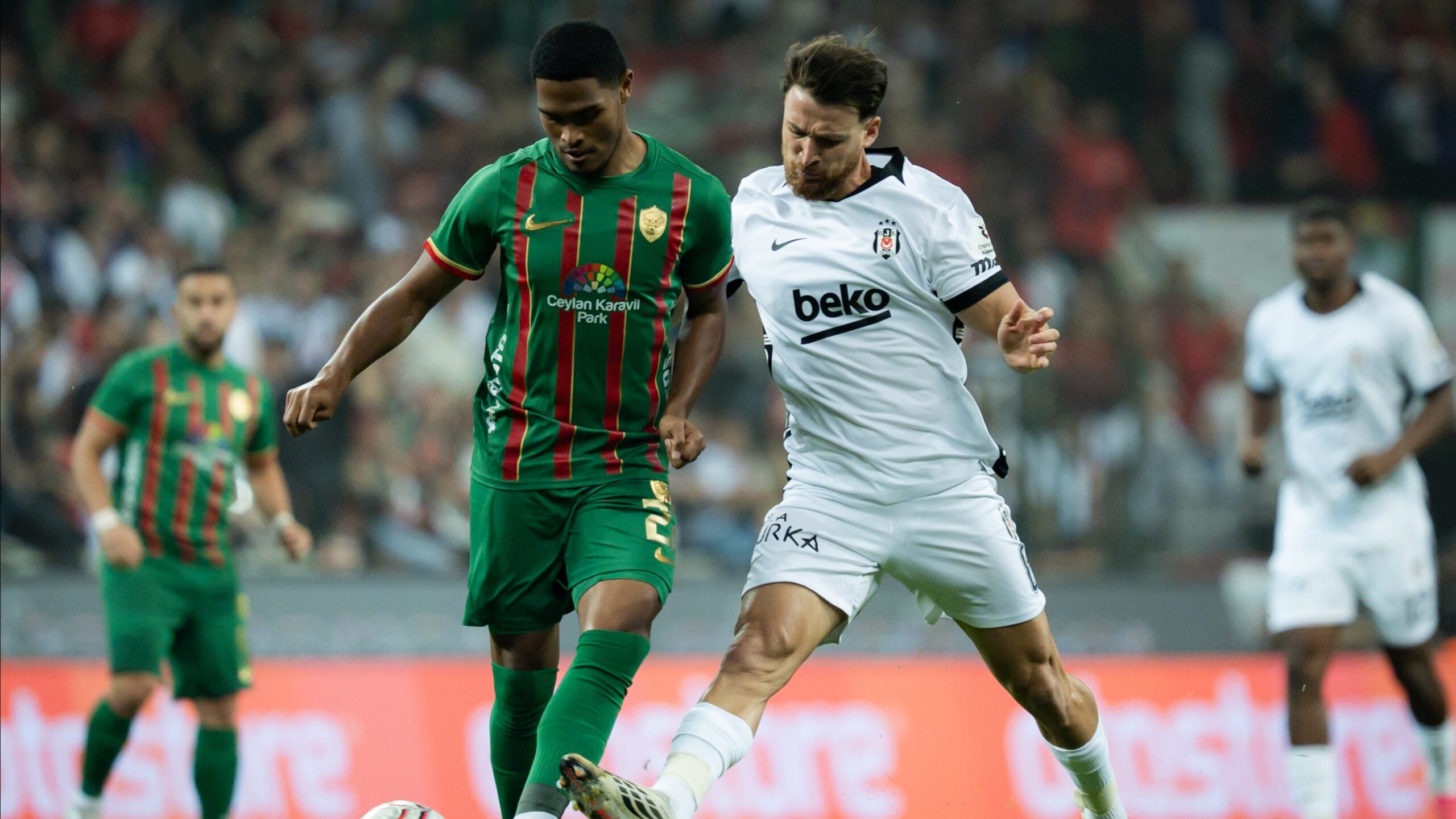 Beşiktaş fırsat tepti, Amedspor kazanarak lider oldu