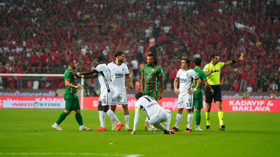 “Beşiktaş hatalarının bedelini ödedi” Spor yazarları Amedspor maçını yorumladı