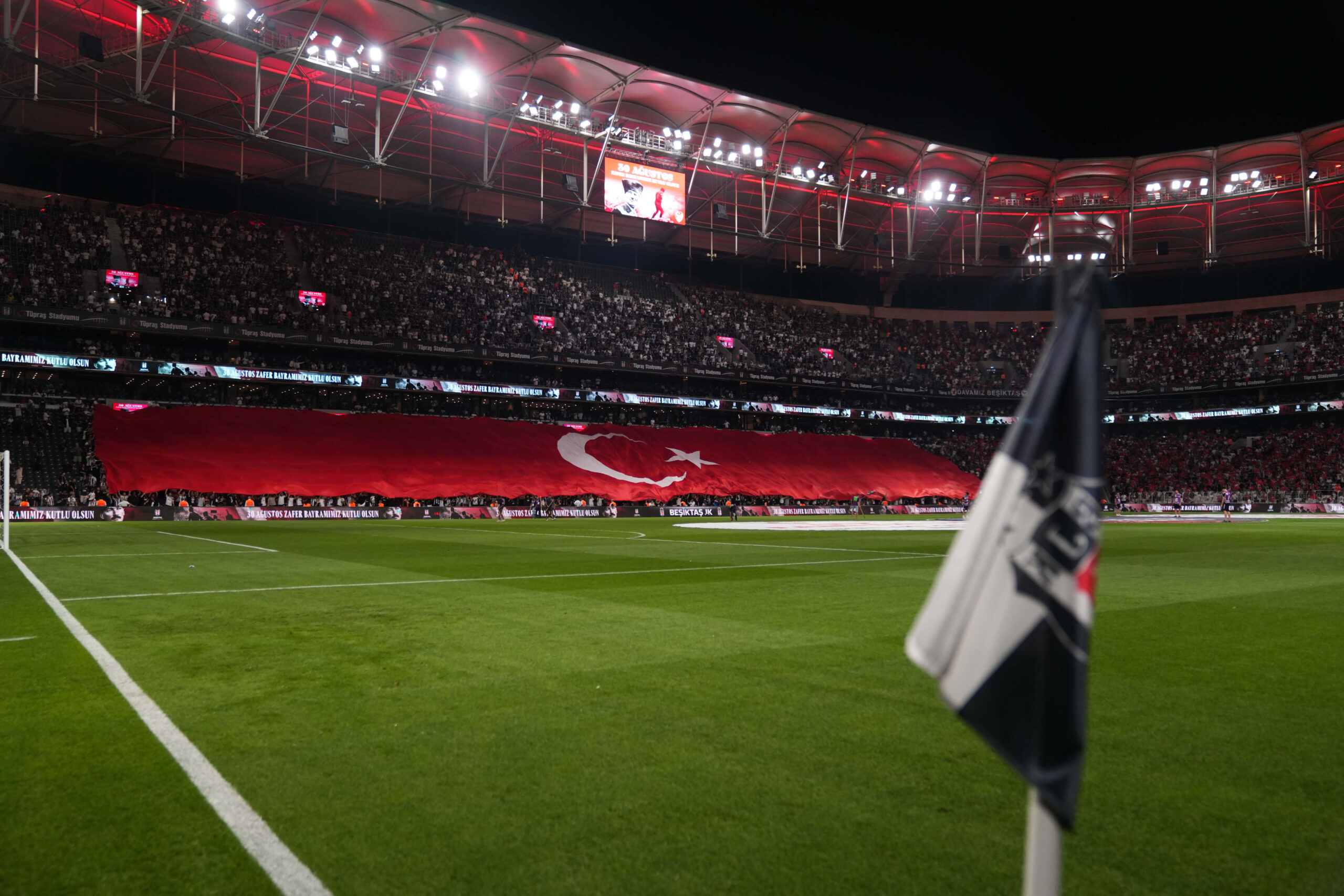 Beşiktaş’ta olağanüstü seçimli genel kurul kararı alındı