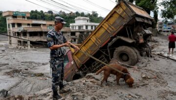 BM: Nepal’deki seller en az 2,2 milyon ton enkaz bıraktı