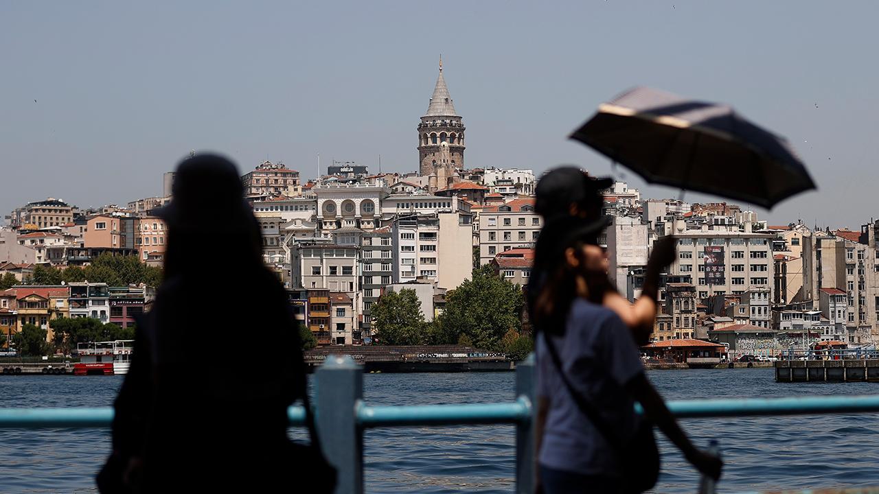 Bugün hava nasıl olacak? İstanbul’da poyraz etkisini gösterdi: Gündüz sıcak, gece serin